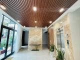 Trần Nhôm Giả Gỗ Sài Gòn – Giải Pháp Trần Hiên Bền Đẹp, Không Mối Mọt, Không Phai Màu